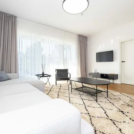 Modern New House @mano Jura2, By Cohost * Παλάγκα