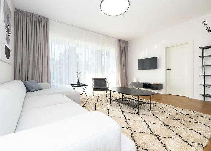 Modern New House @mano Jura2, By Cohost * Παλάγκα